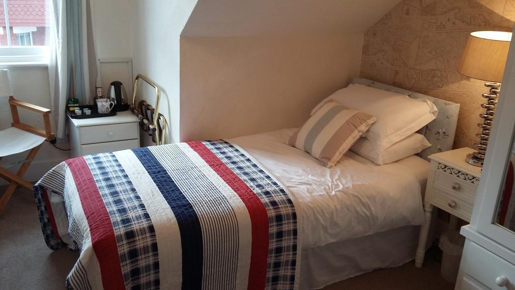 Cambridge House Guest House Eastbourne Rum bild