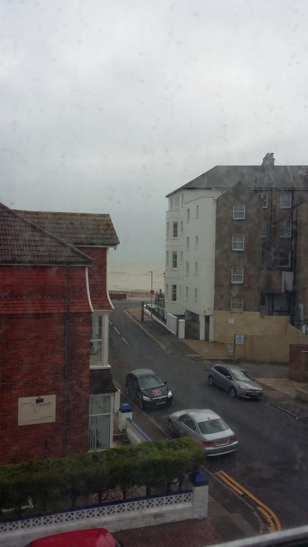 Cambridge House Guest House Eastbourne Rum bild