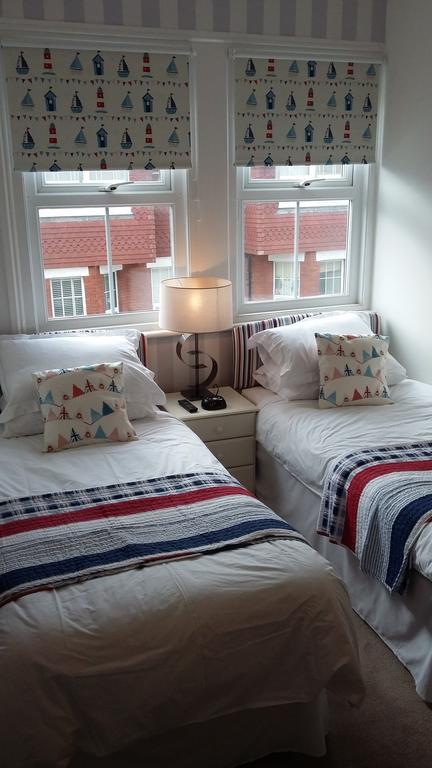 Cambridge House Guest House Eastbourne Rum bild