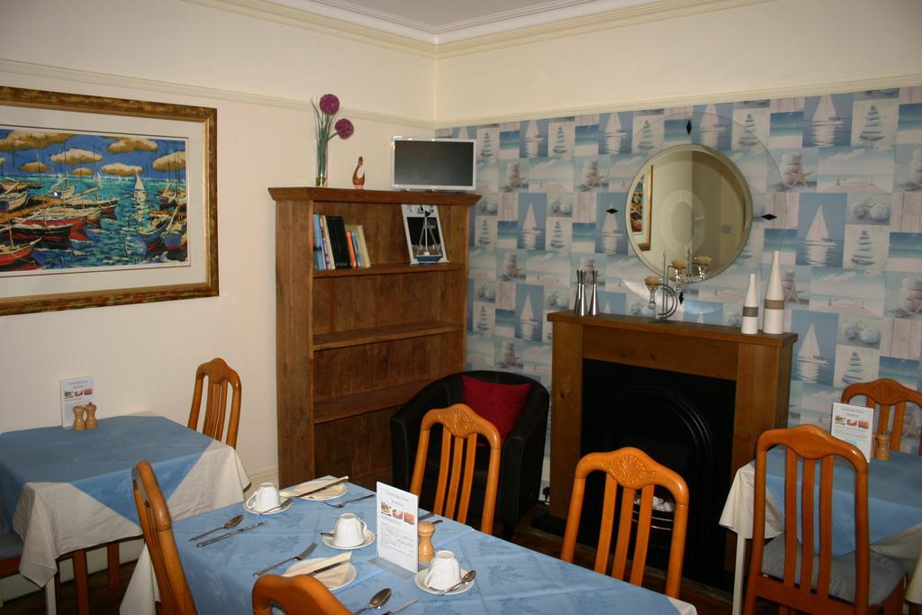 Cambridge House Guest House Eastbourne Exteriör bild