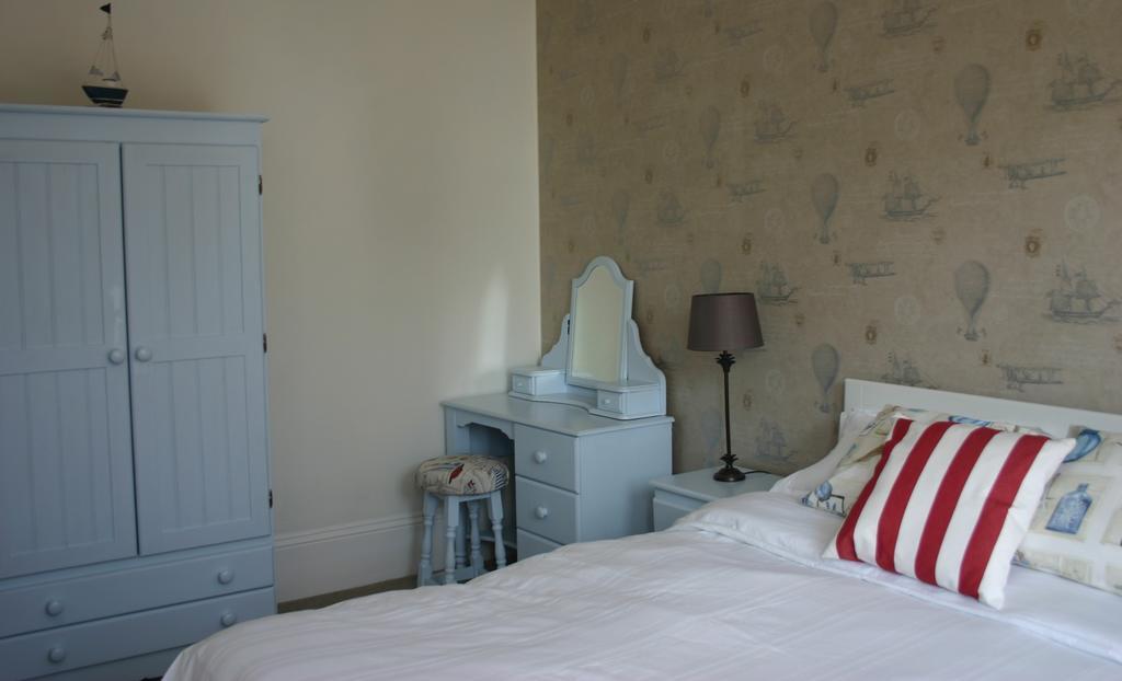 Cambridge House Guest House Eastbourne Rum bild