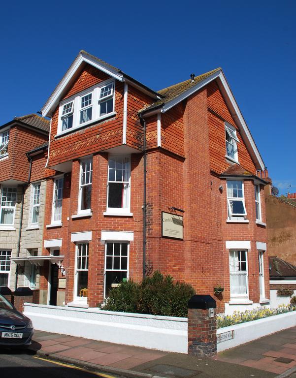 Cambridge House Guest House Eastbourne Exteriör bild