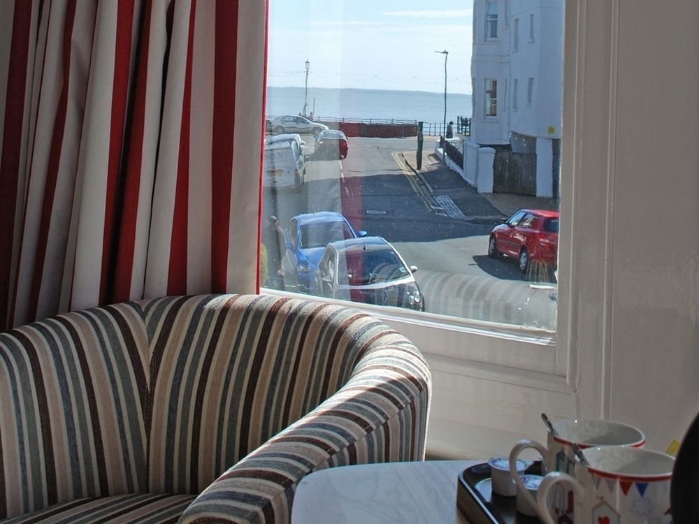 Cambridge House Guest House Eastbourne Exteriör bild